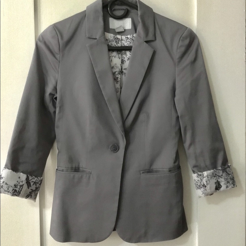 H&M gray blazer - black &white pattern lining - 2